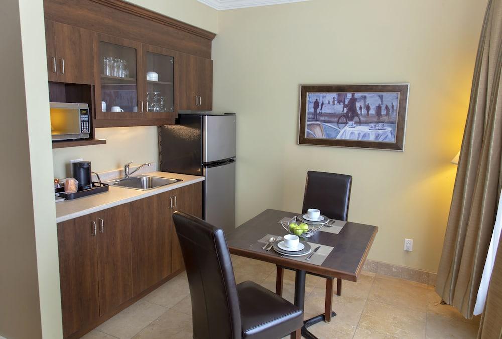 Hotel Brossard Eksteriør billede