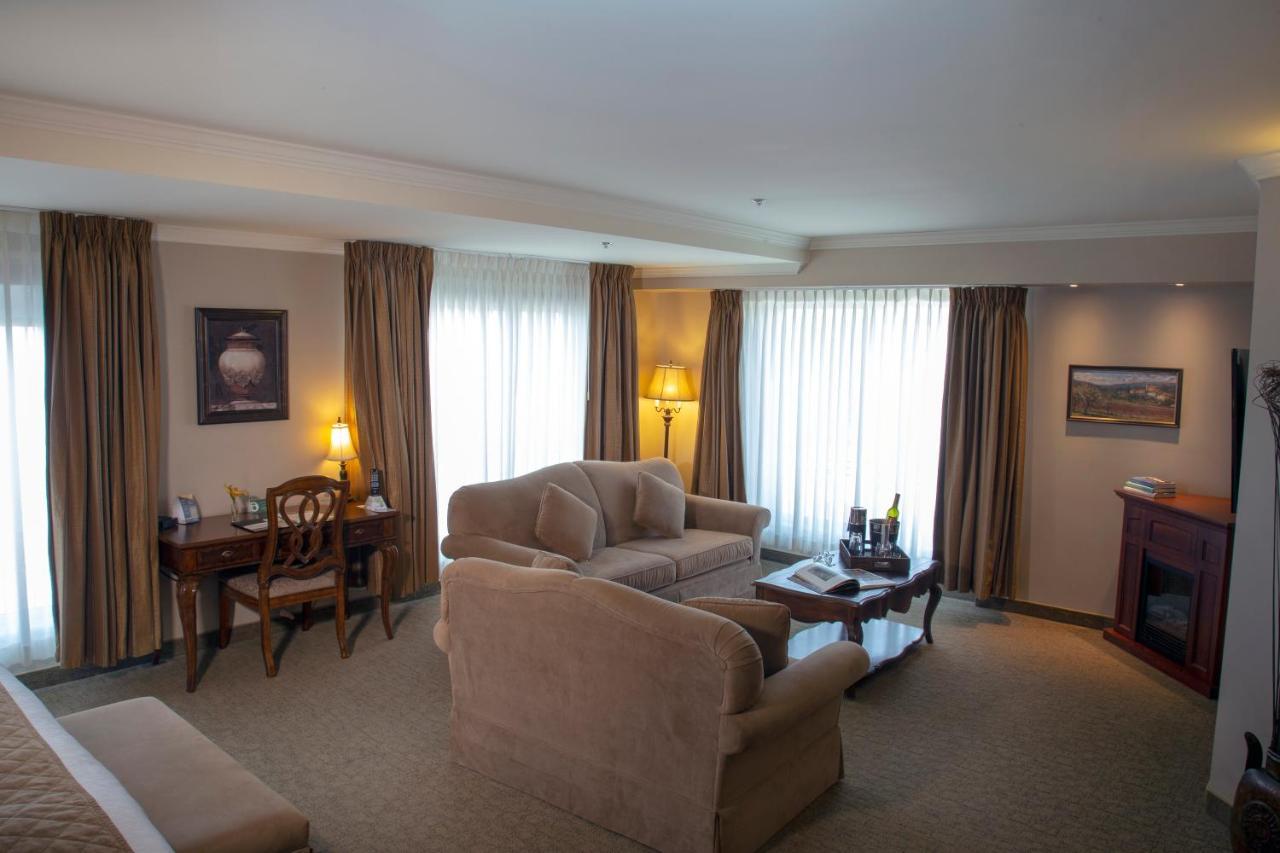 Hotel Brossard Eksteriør billede
