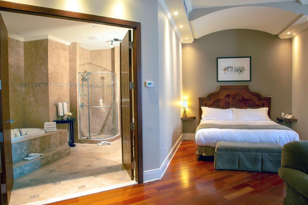 Hotel Brossard Eksteriør billede