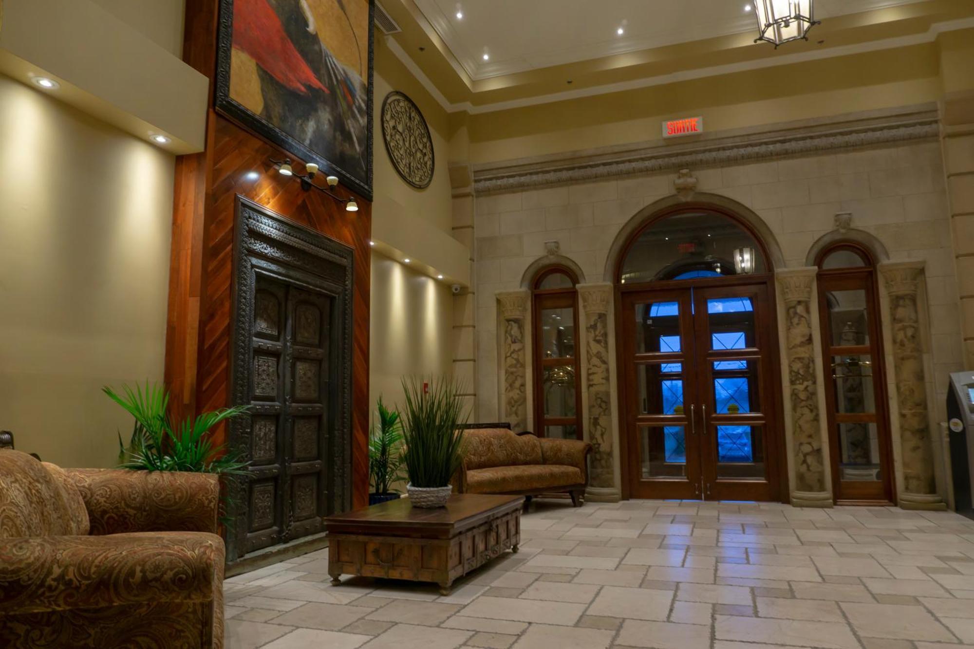 Hotel Brossard Eksteriør billede